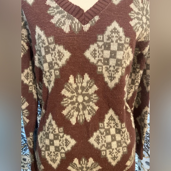 L&K Sweater - Picture 3 of 4